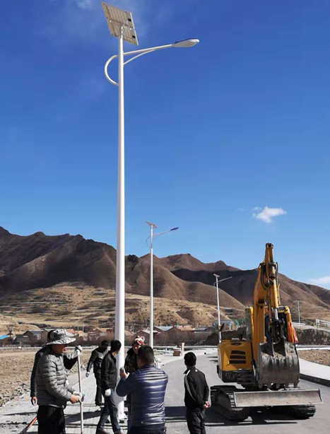 甘南碌曲10米疏附太阳能路灯项目